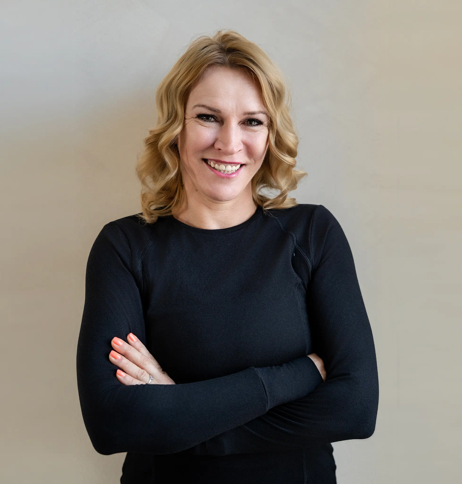 Ajkler Zita, two-time Olympian and reformer Pilates instructor in Budapest, teaching Pilates classes in English at Friday Pilates Studio in the XIV district