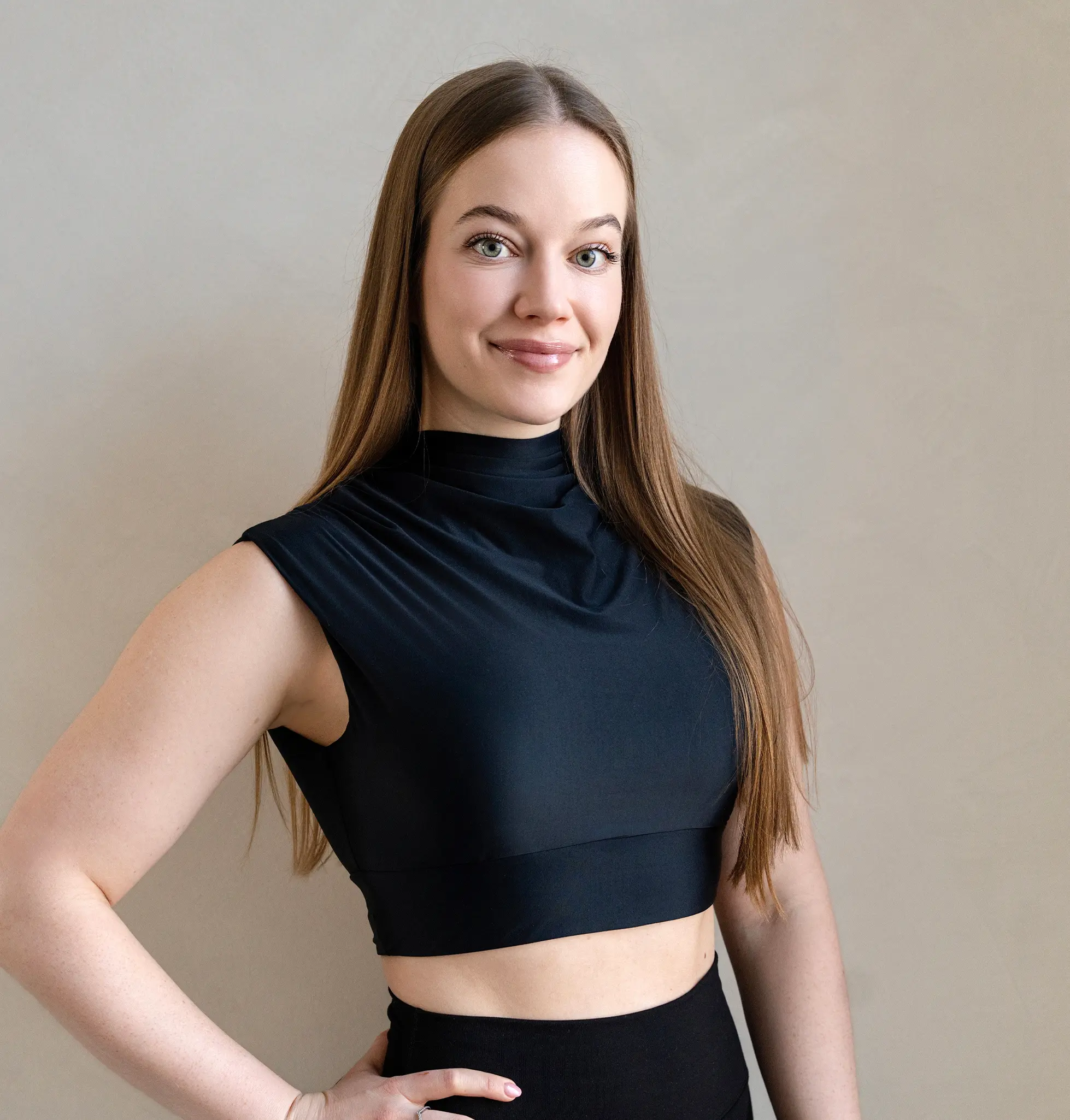 Mácsik Blanka, reformer Pilates instructor and dietitian at Friday Pilates Studio in Budapest XIV district, leading flow and dynamic Pilates classes